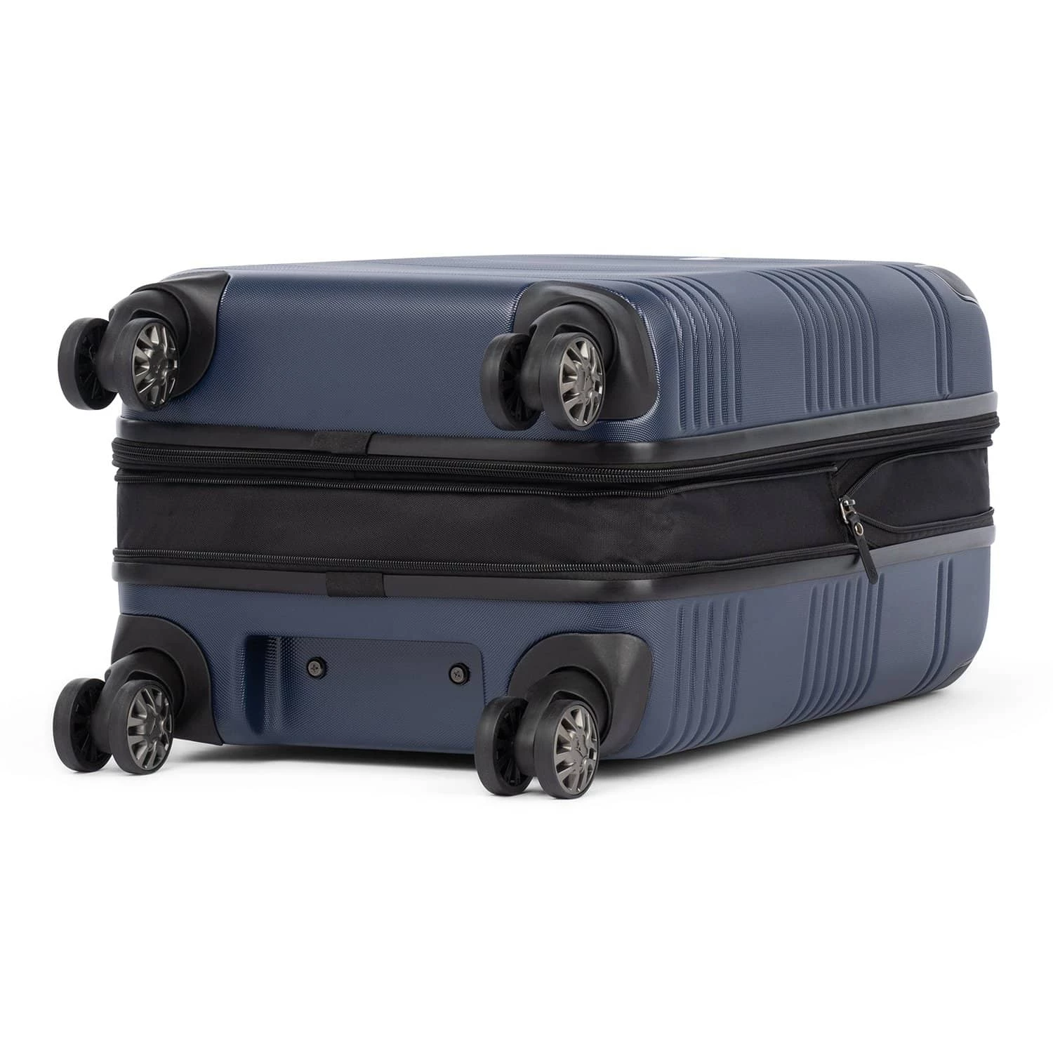 Travelpro Roundtrip® Carry-On / Medium Check-In Hardside Set - Image 18